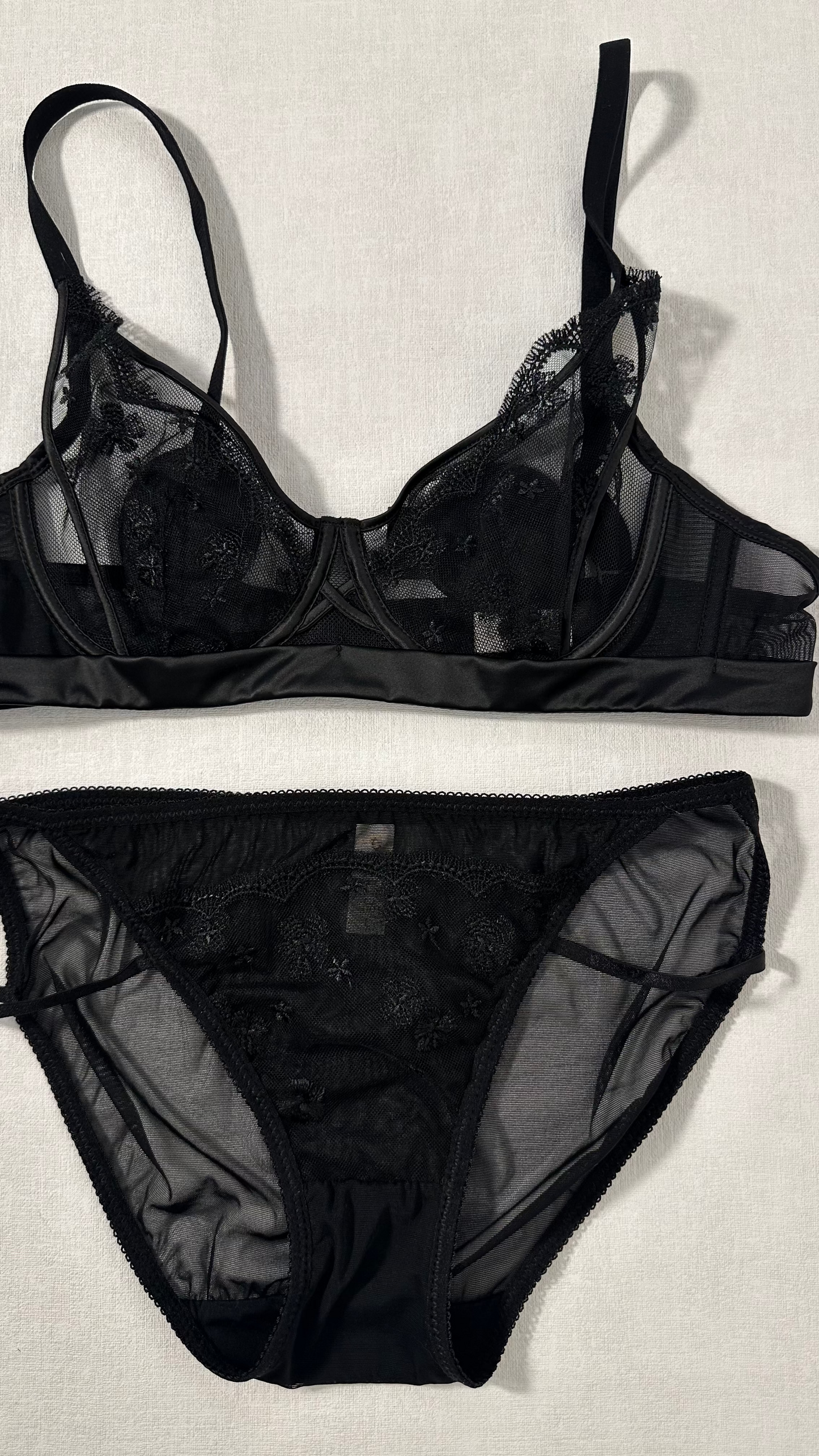 🖤 Premium Lace Set — Тансаг мэдрэмжийг өдөр бүр