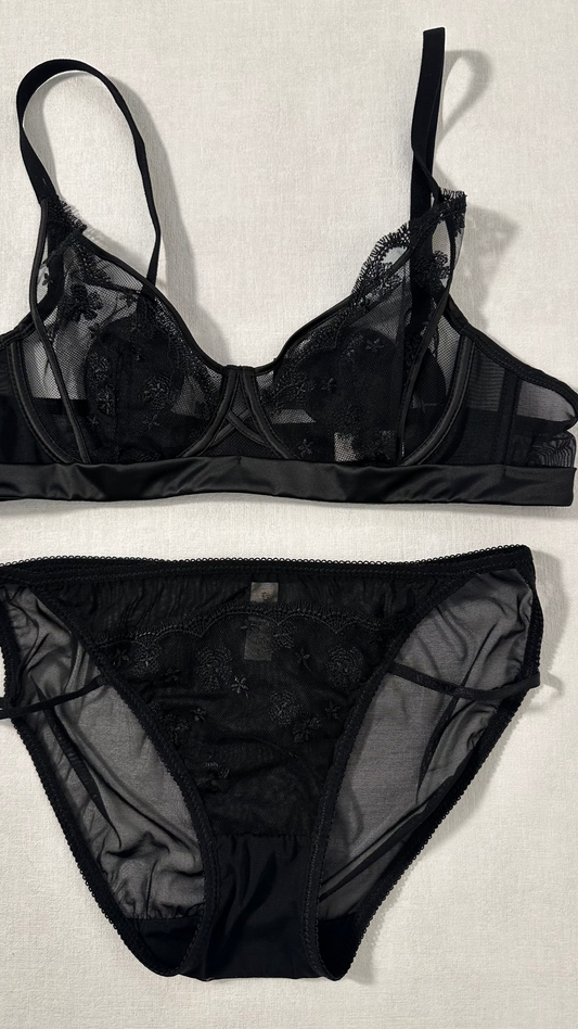 🖤 Premium Lace Set — Тансаг мэдрэмжийг өдөр бүр